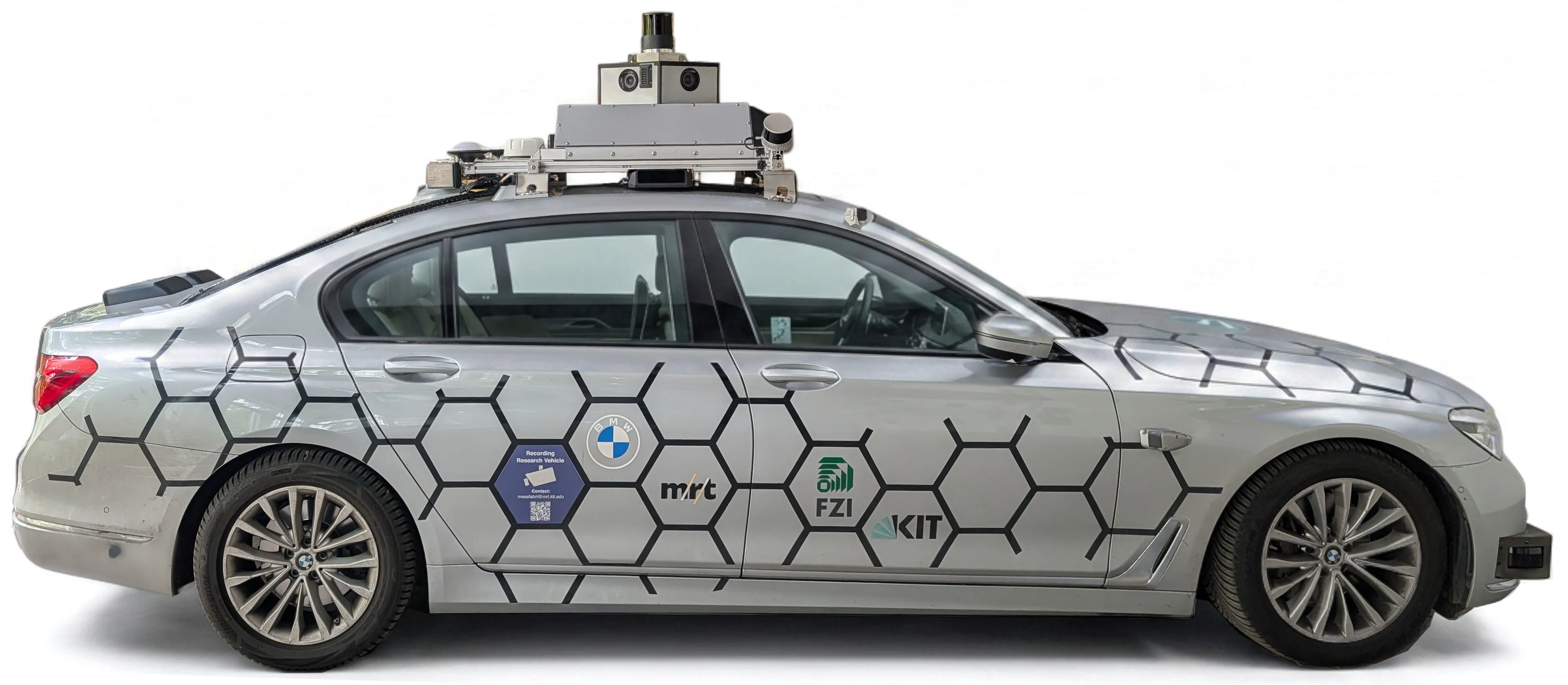 KIT-MRT recording vehicle Joy, a BMW 7-series with sensor rack
